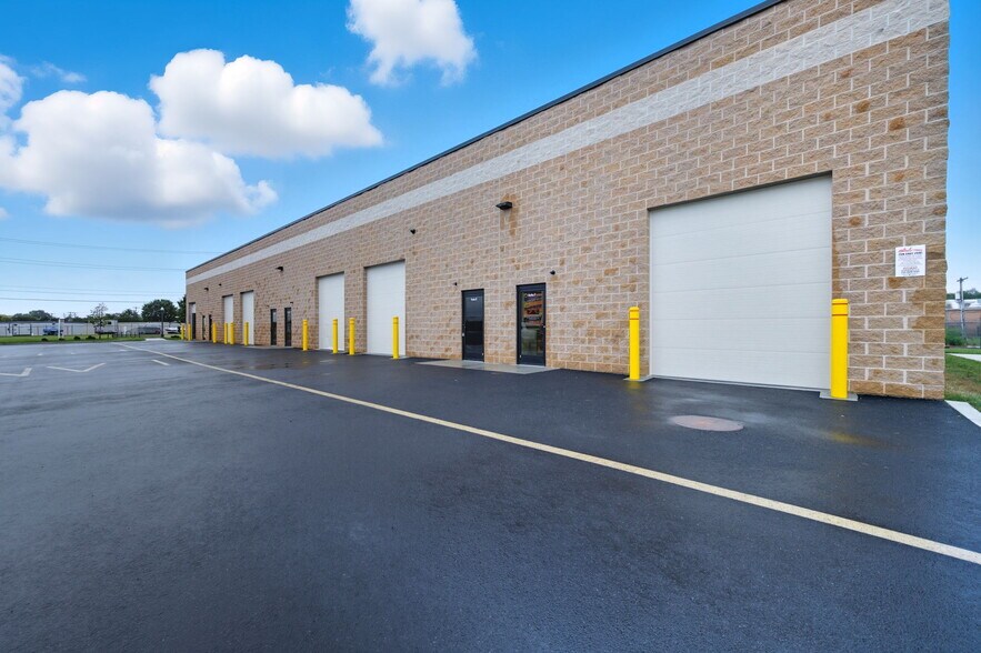 More Photos Of 410 Diamond State Blvd, Middletown Light Distribution For Lease