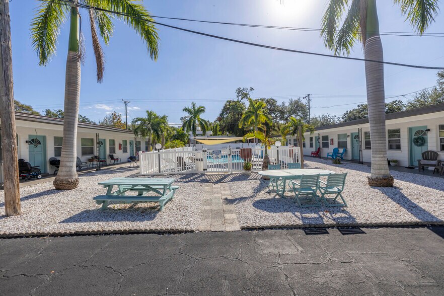 More Photos Of 779 9th Ave N, Saint Petersburg Apartments For Sale