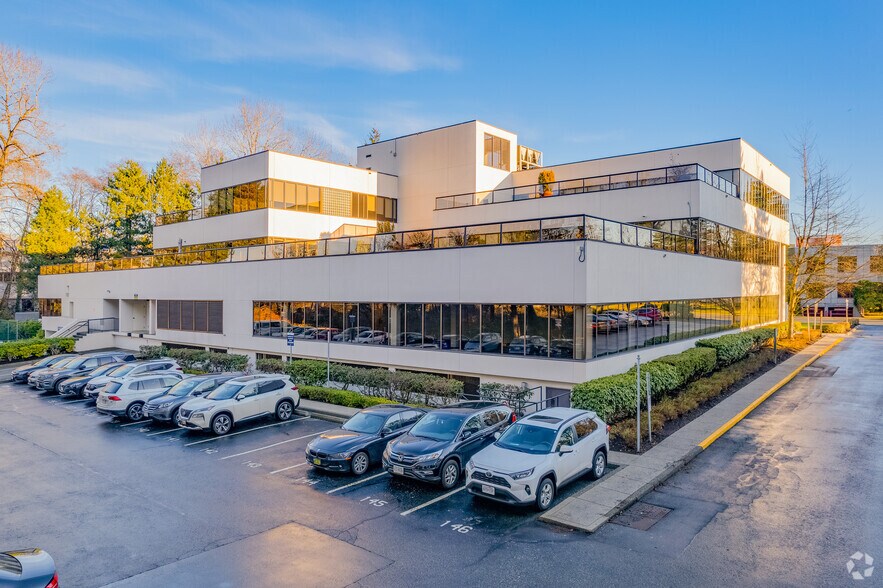 More Photos Of 3185 Willingdon Green, Burnaby Office For Lease