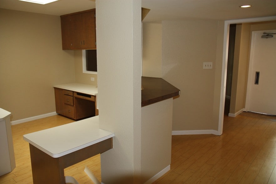 More Photos Of 1240 W Robinhood Dr, Stockton Medical For Lease