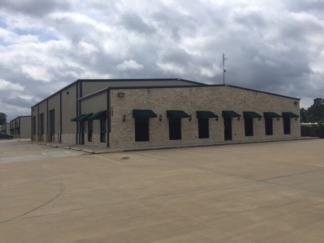 Primary Photo Of 2418 N Frazier, Conroe Warehouse For Lease