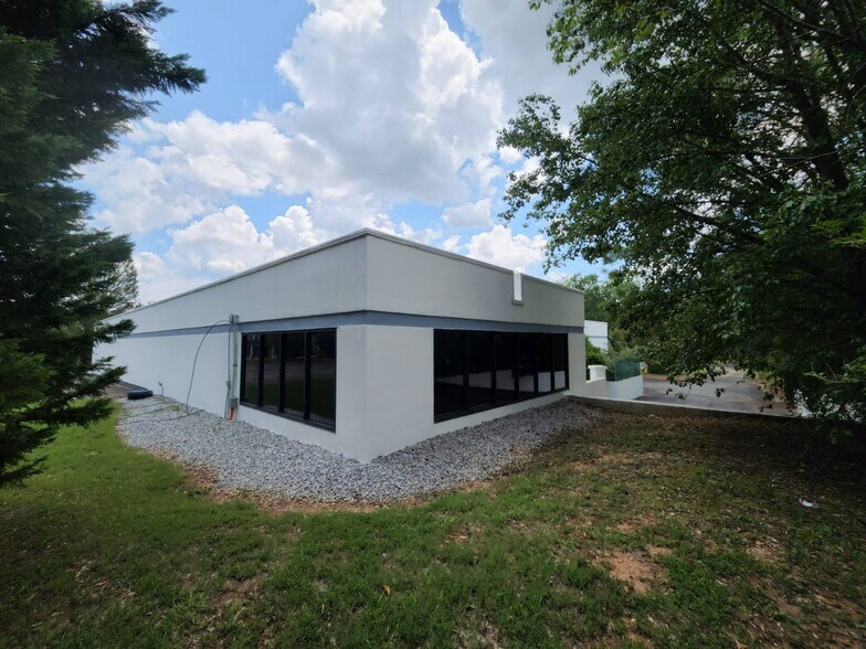 More Photos Of 200 Dillon Cir, Spartanburg Office For Sale