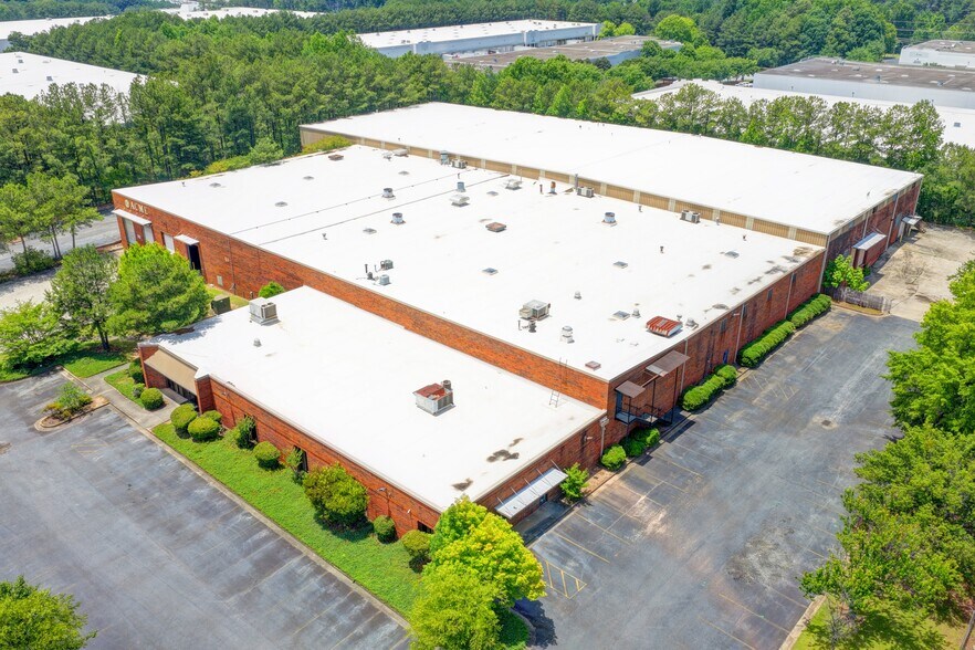 More Photos Of 6301 Best Friend Rd, Norcross Manufacturing For Lease