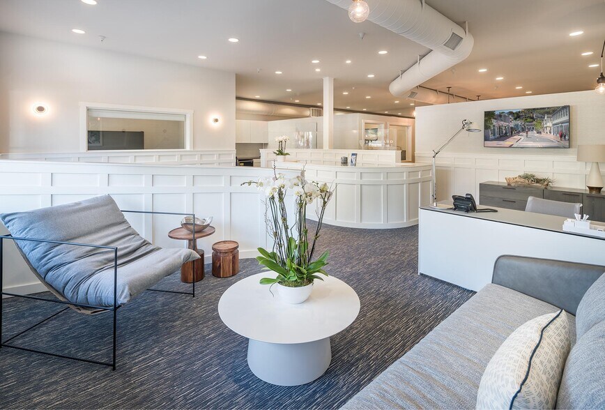 More Photos Of 1690 Tiburon Blvd, Belvedere Tiburon Storefront Retail Office For Lease