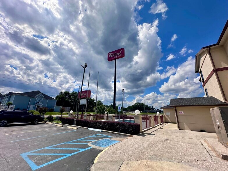 More Photos Of 5635 Tillmans Corner Pky, Theodore Hotel For Sale