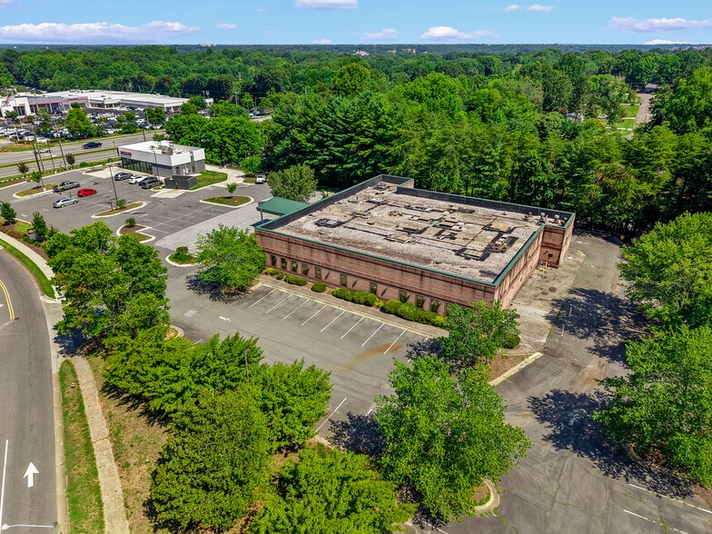 More Photos Of 3169 Peters Creek Pky, Winston-Salem Restaurant For Sale