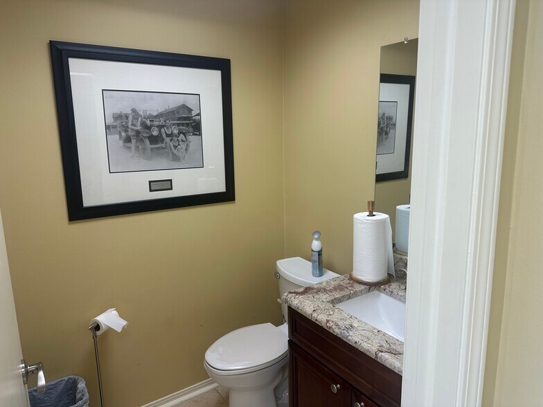 More Photos Of 2000 - 2310 Sawgrass Village Dr, Ponte Vedra Beach Office For Sale