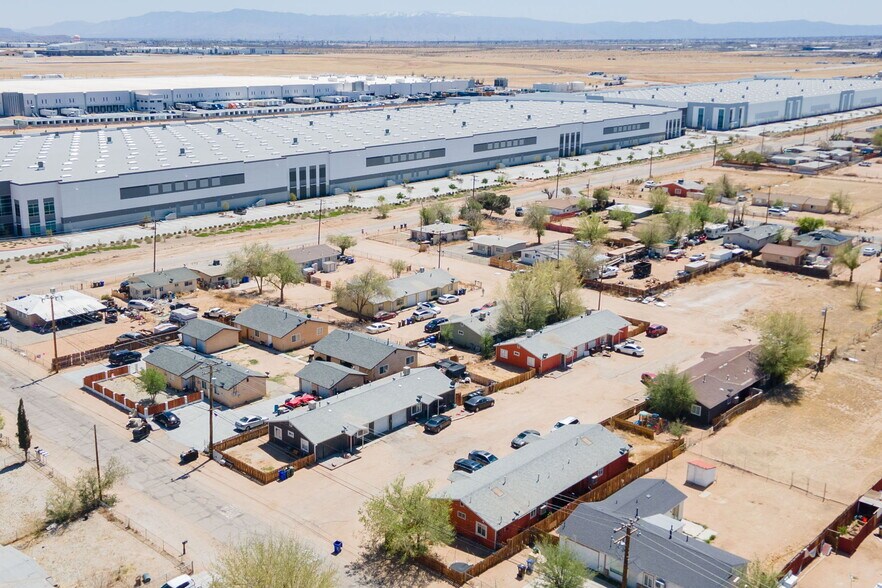 More Photos Of 12023 Chamberlaine Way, Adelanto Apartments For Sale