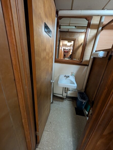 More Photos Of 230 Hawkins St, Burlington Warehouse For Sale