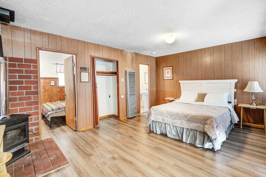 More Photos Of 1054-1098 State Highway 2, Wrightwood Hospitality For Sale