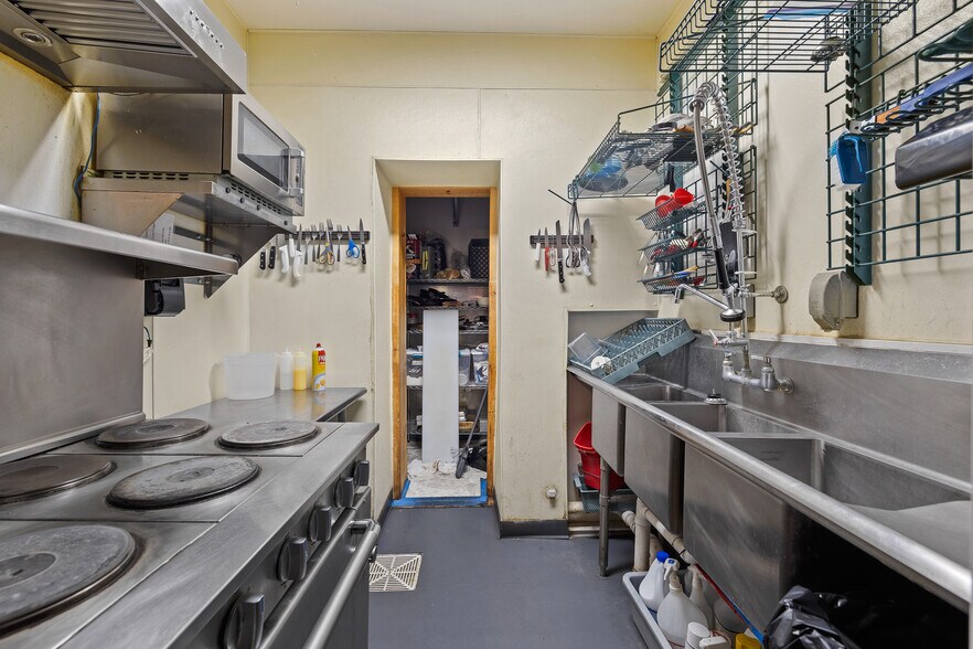 More Photos Of 509 N River St, Hot Springs Restaurant For Sale