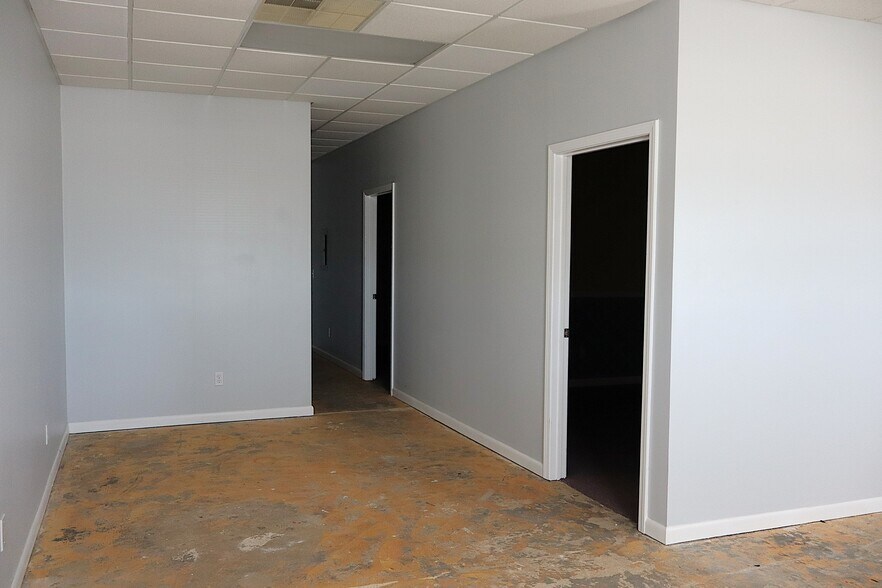 More Photos Of 501 Plaza Dr, Enterprise Storefront Retail Office For Sale