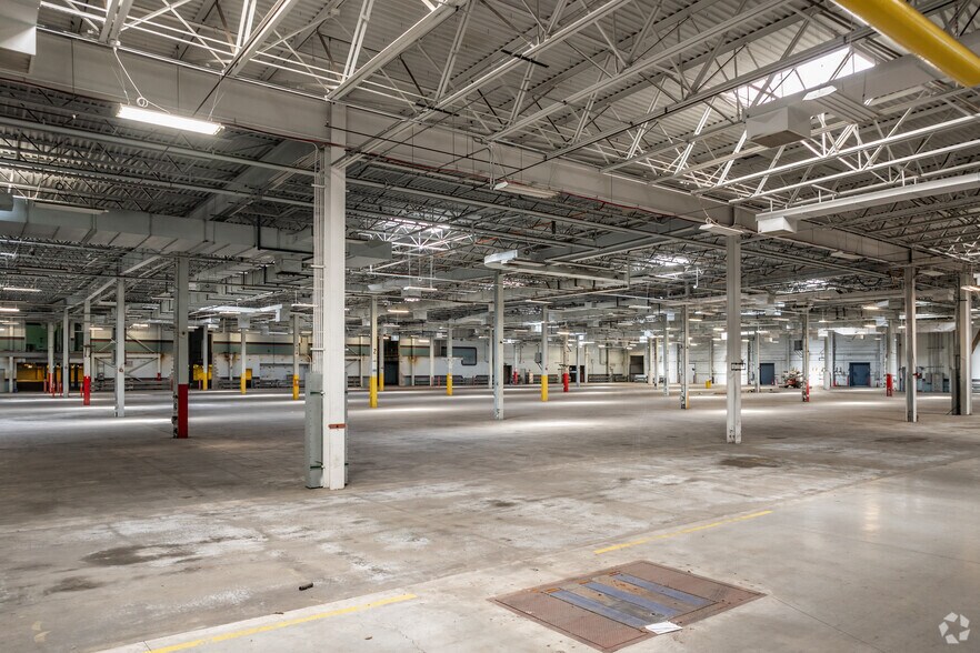 More Photos Of 5300 Crosswind Dr, Columbus Manufacturing For Sale