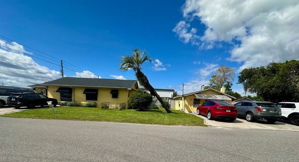 More Photos Of 1201 W Fairbanks Ave, Orlando Freestanding For Lease