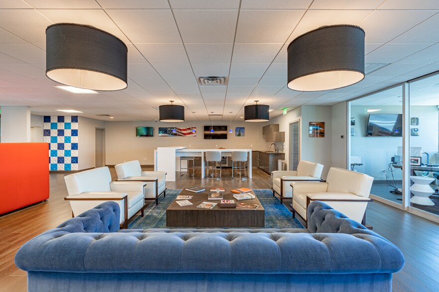 More Photos Of 531 E Bethany Home Rd, Phoenix Office For Sale