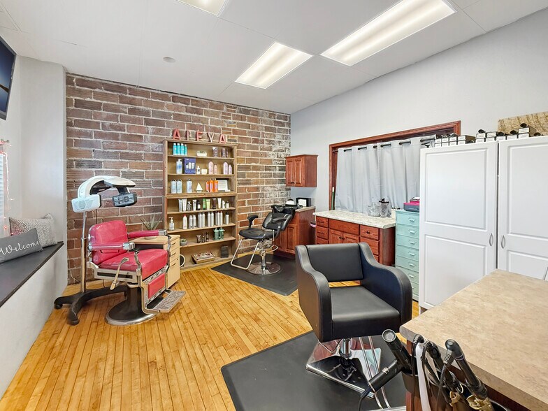 More Photos Of 112 N 2nd Ave W, Newton General Retail For Sale