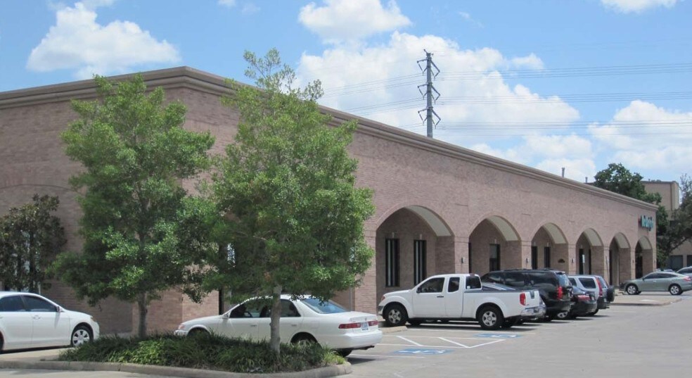 More Photos Of 8111 N Stadium Dr, Houston Office For Sale