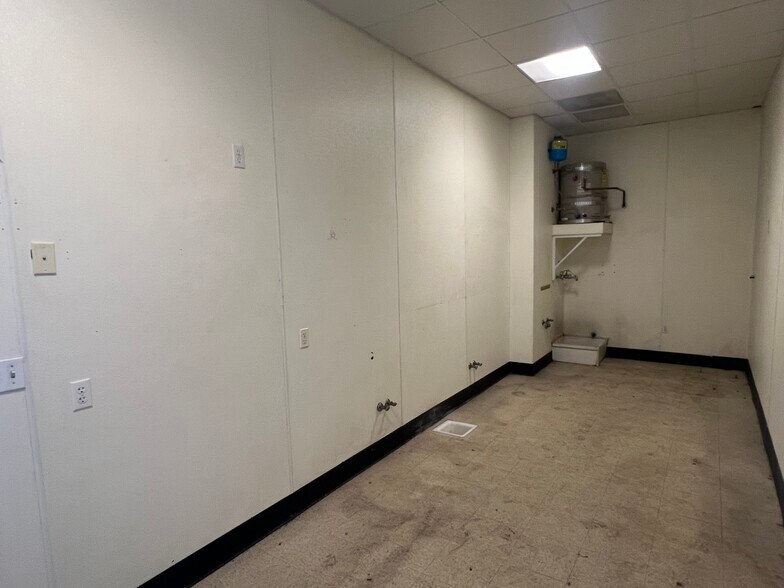 More Photos Of 822 Kansas Ave, Modesto Freestanding For Lease