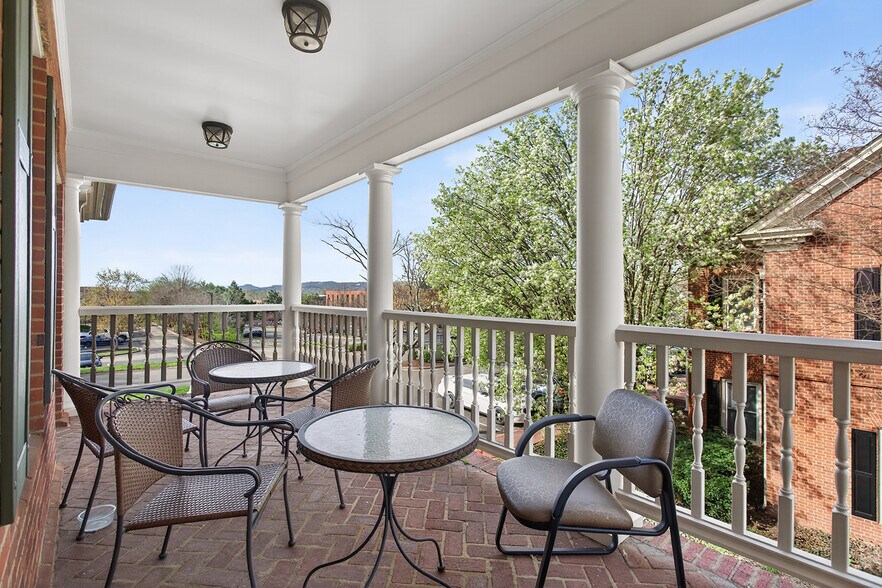 More Photos Of 5034 Thoroughbred Ln, Brentwood Office For Sale