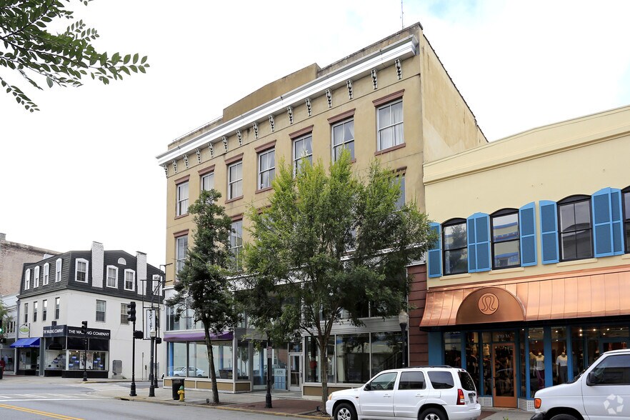 More Photos Of 301 W Broughton St, Savannah Loft Creative Space For Lease