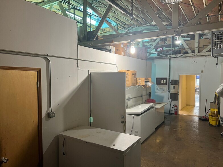 More Photos Of 7508-7510 W Grand Ave, Elmwood Park General Retail For Sale