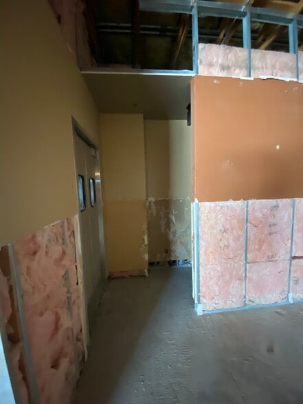 More Photos Of 4280-4302 E Indian School Rd, Phoenix Unknown For Lease