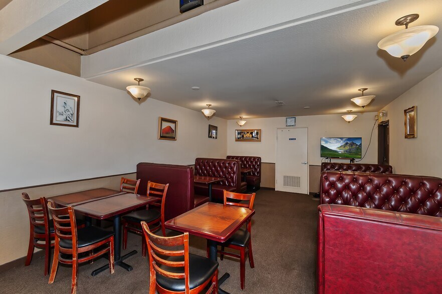 More Photos Of 41025 Big Bear Blvd, Big Bear Lake Restaurant For Sale