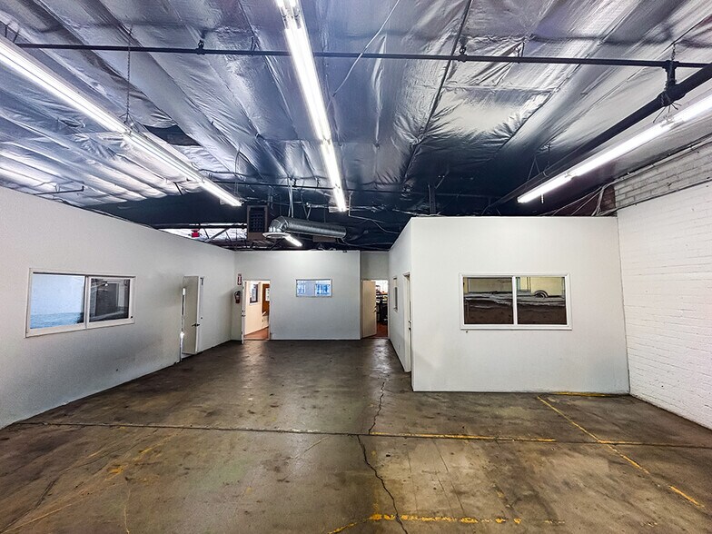 More Photos Of 1671 E 23rd St, Los Angeles Warehouse For Sale