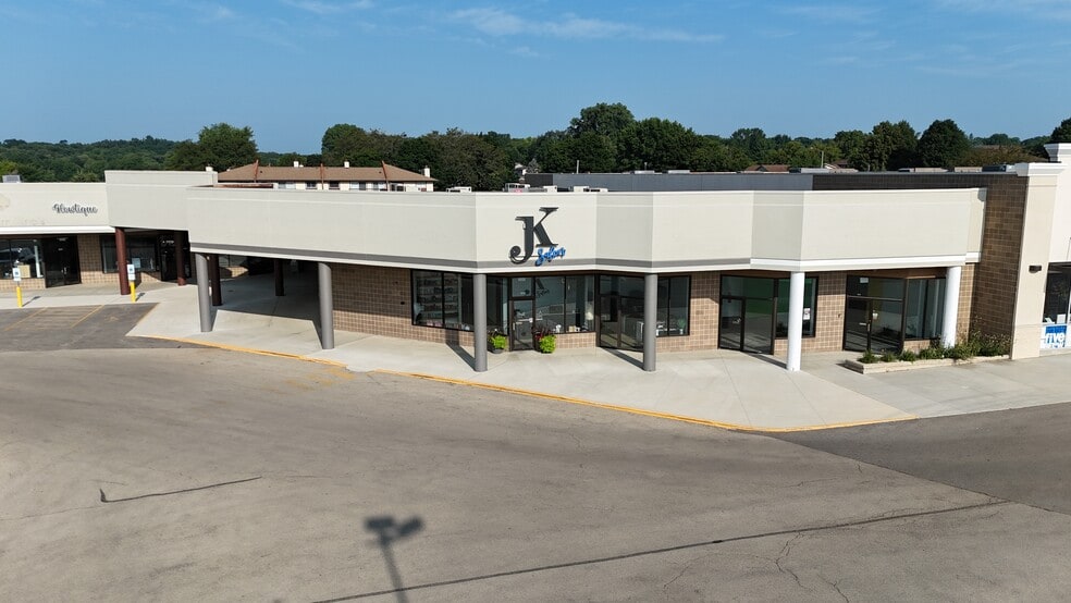 More Photos Of 1810-1880 S West Ave, Freeport Unknown For Lease