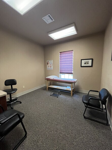 More Photos Of 1314 E Sonterra Blvd, San Antonio Office For Sale