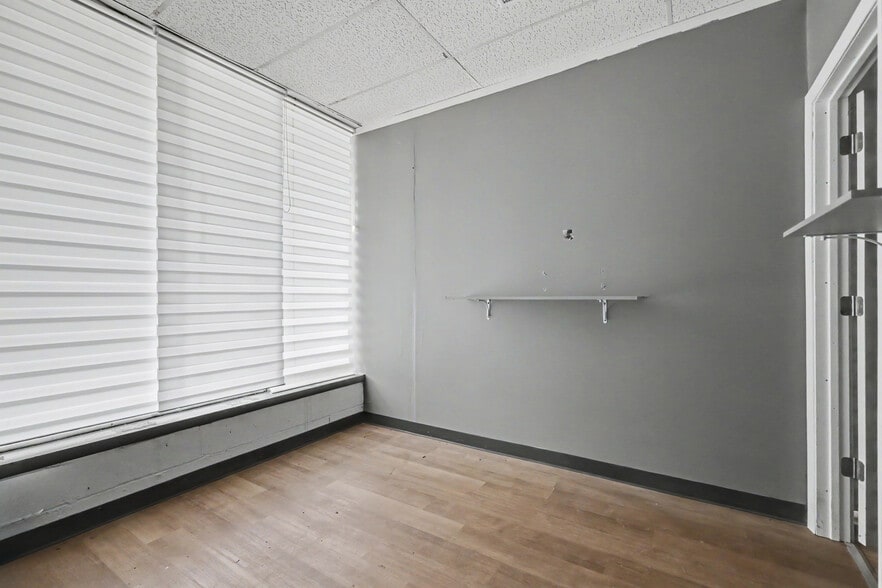 More Photos Of 22909-22917 Van Born Rd, Taylor Freestanding For Sale