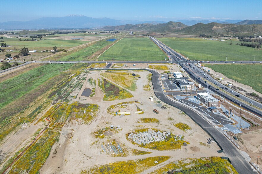 More Photos Of Domenigoni Pky, Winchester Storefront For Lease