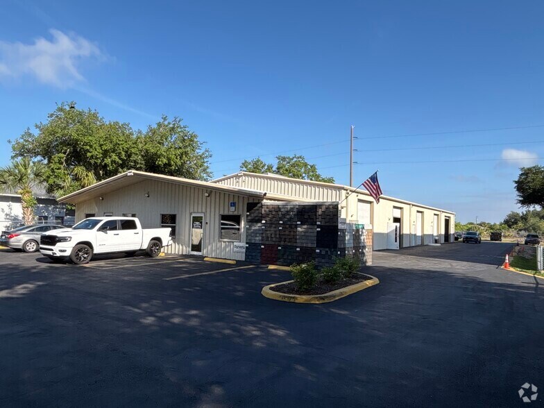 Primary Photo Of 20037 Kenilworth Blvd, Port Charlotte Industrial For Lease