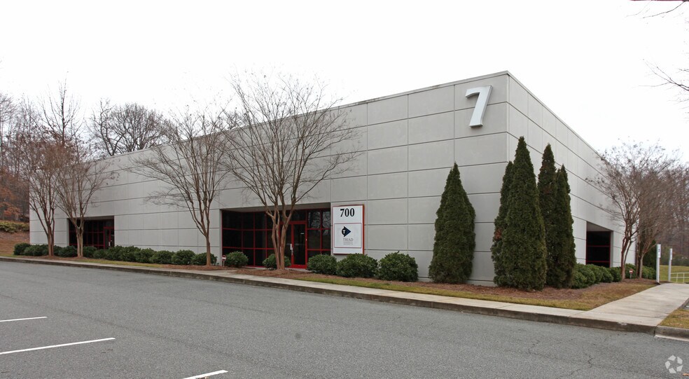 More Photos Of 2606 Phoenix Dr, Greensboro Unknown For Lease