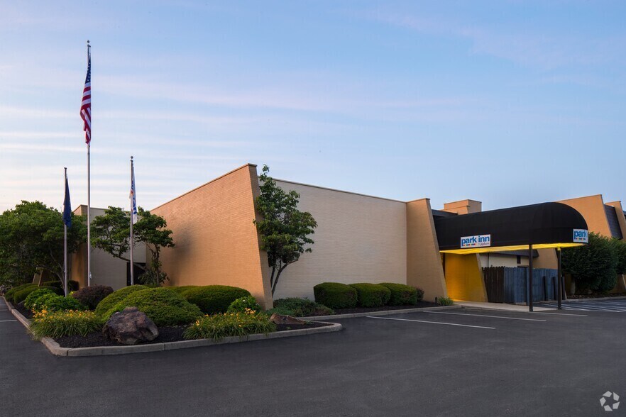 More Photos Of 3377 New Castle Rd, West Middlesex Hotel For Sale