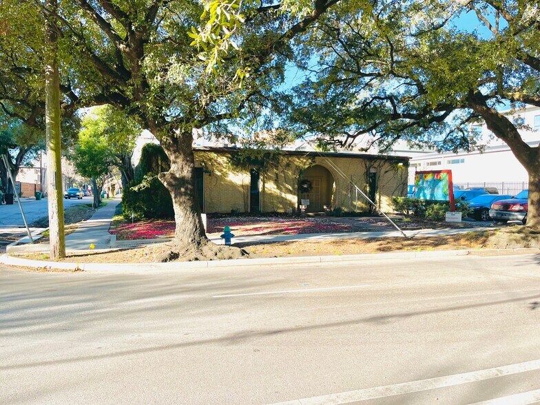 More Photos Of 1818 Waugh Dr, Houston Warehouse For Sale