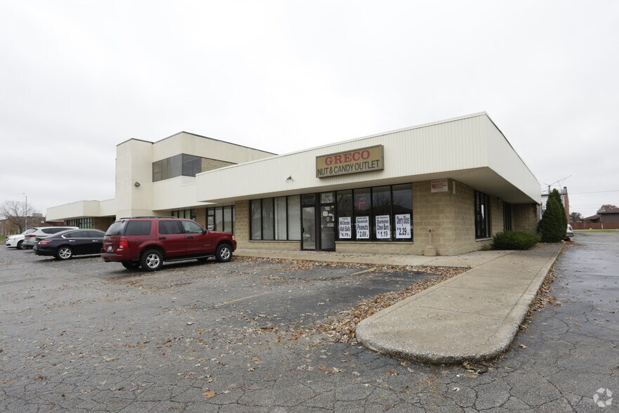 More Photos Of 7950-7976 W 167th St, Tinley Park Storefront Retail Office For Lease