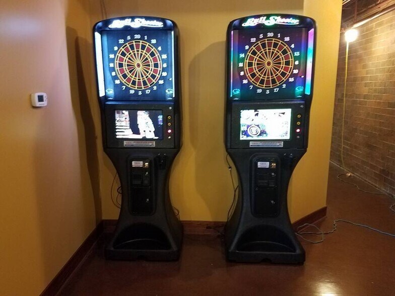 More Photos Of 101 W Main St, West Dundee Restaurant For Sale