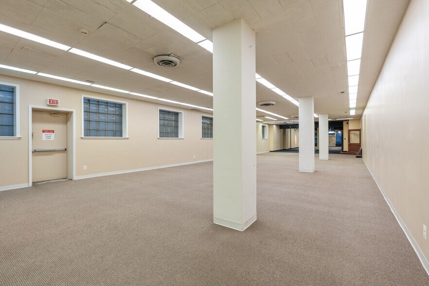 More Photos Of 175 W Washington St, Chicago Office For Sale