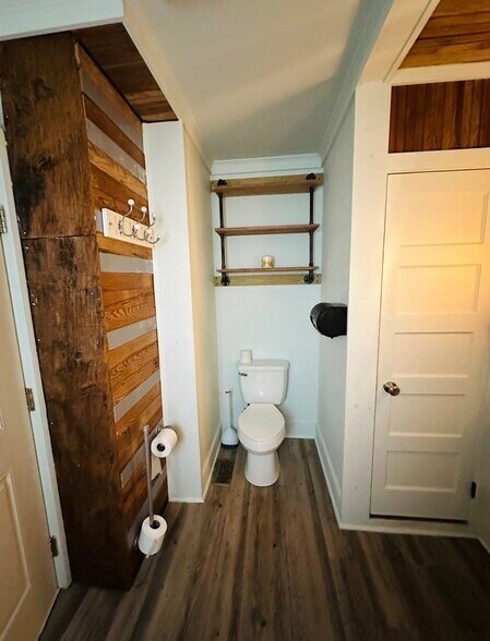 More Photos Of 1478 Remount Rd, Charleston General Retail For Sale