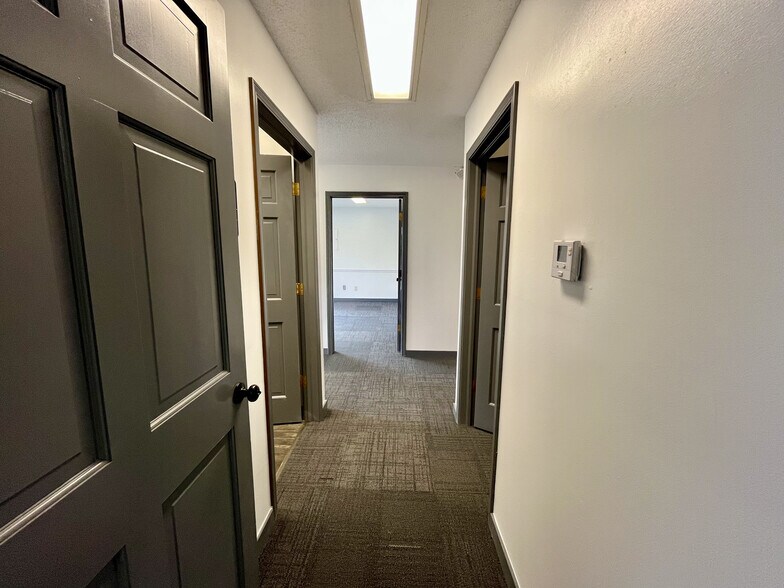 More Photos Of 1759 E Elm St, Springfield Office For Lease