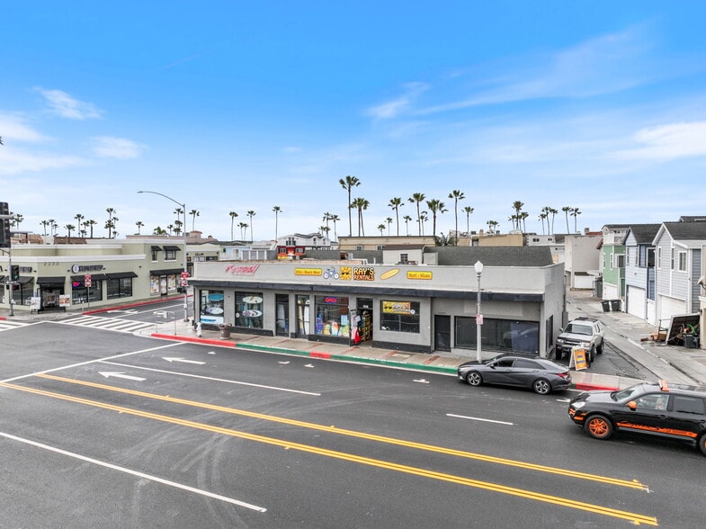 More Photos Of 2301-2307 W Balboa Blvd, Newport Beach Storefront For Sale