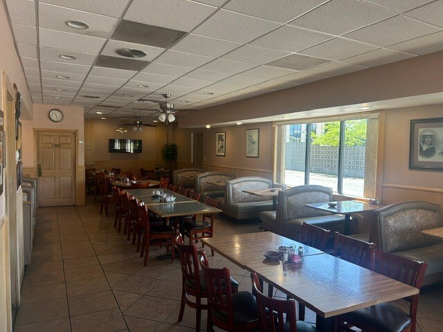 More Photos Of 3707 30th Ave, Kenosha Restaurant For Sale