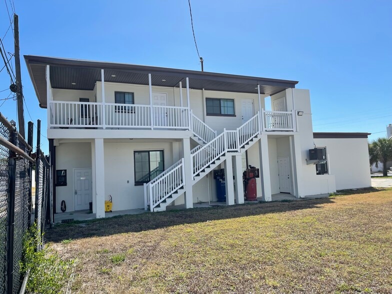More Photos Of 2501 6th Ave S, Saint Petersburg Flex For Lease
