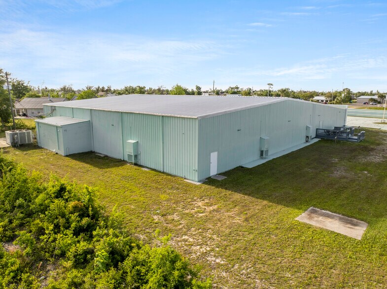 More Photos Of 5420 Hickory St, Panama City Office For Lease