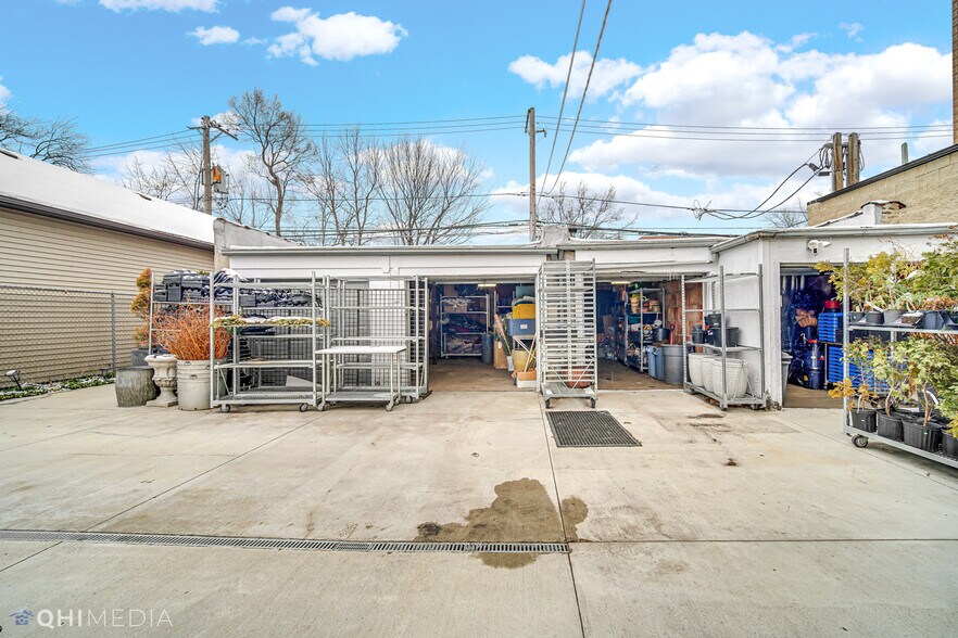 More Photos Of 2312 W Touhy Ave, Chicago General Retail For Sale