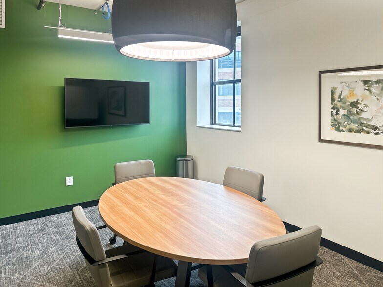 More Photos Of 863 Massachusetts Ave, Indianapolis Coworking Space