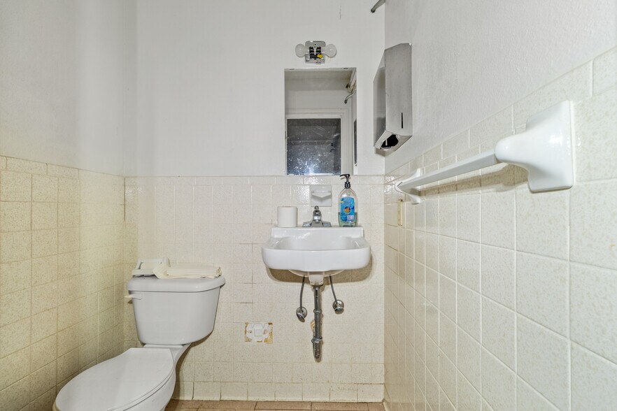 More Photos Of 2900 Trimmier Rd, Killeen Medical For Sale