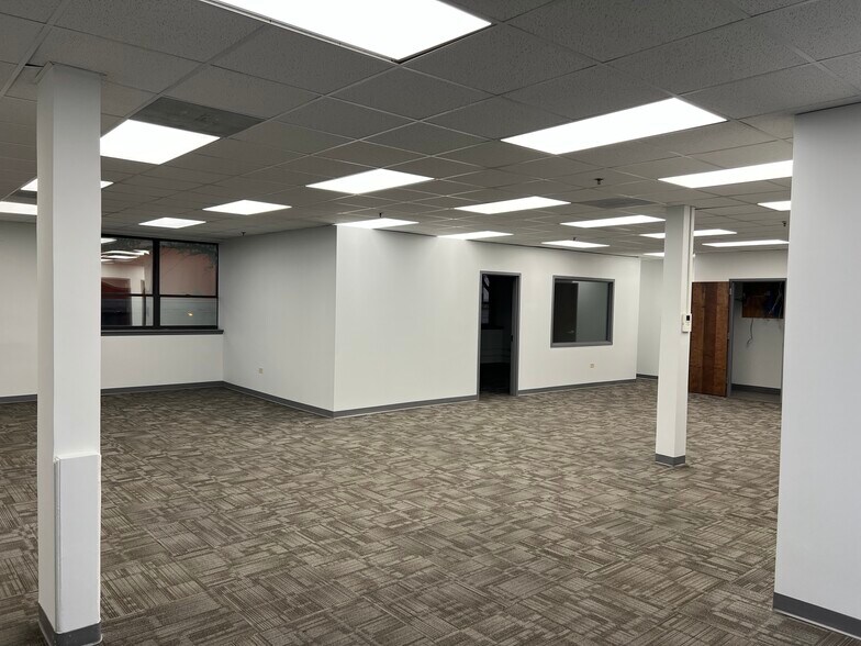 More Photos Of 5200-5230 W Roosevelt Rd, Chicago Warehouse For Lease