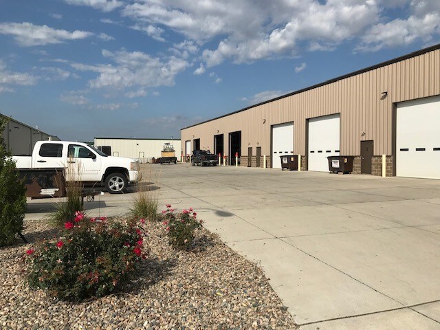 More Photos Of 1925 SW 5th St, Lincoln Warehouse For Lease
